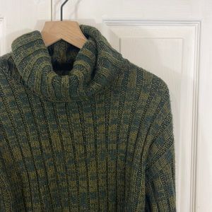 URBAN OUTFITTERS Dark Green Turtleneck Sweater